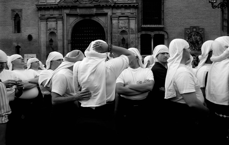 Semana Santa Sevilla: costaleros (carlos Escolastico)