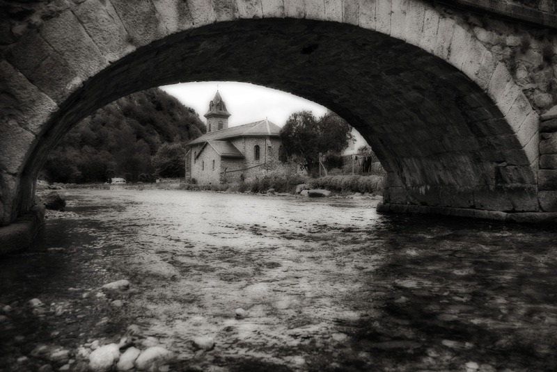 Entre el río y el puente (Jose Marcos Rodríguez)
