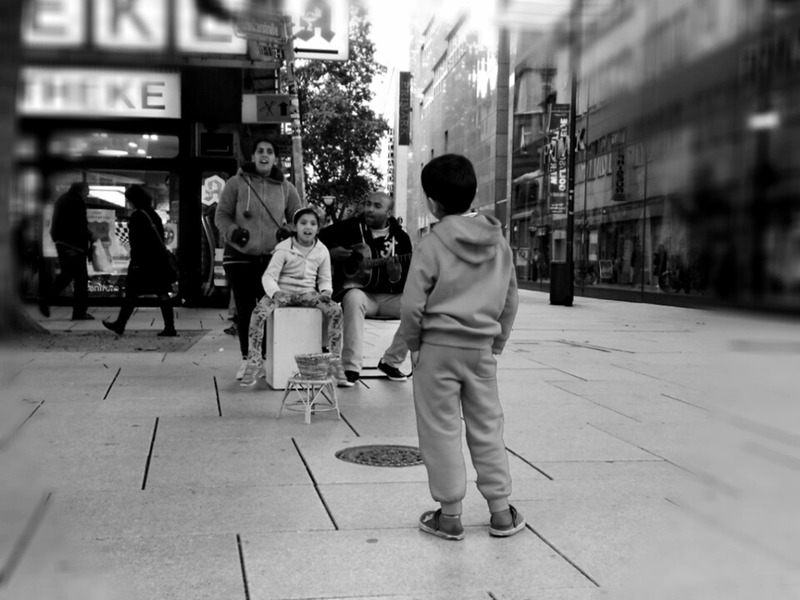 Familia tocando en las calles de Frankfurt (Cristobal Gallego Madrigal)