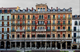 En la Plaza del Castillo el Car&eacute; Iru&ntilde;a ... (Pamplona) (JLuis San Agust&iacute;n)