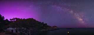 Panoramic view of Cala S'alguer with the Milky Way and the Northern Lights. (Ramon Casas)