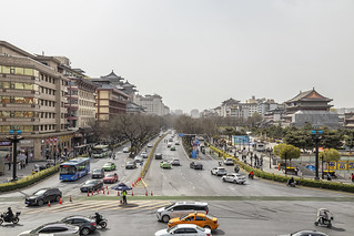 Xida Street con la Torre del Tambor a la derecha (lebeauserge.es)