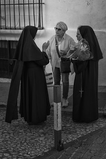 Entre h&aacute;bito y calle... (B.Rufo)