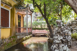 Pavilion in the Lou Lim Leoc Garden (marc.barrot)
