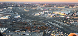 TAKING OFF FROM JFK AIRPORT (JAVIER_GALLEGO)