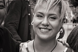 En ausencia de color, la mirada y la sonrisa cobran vida propia (Egg2704)