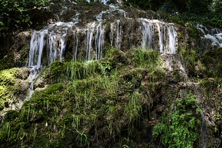 Qu&eacute; murmura el r&iacute;o en las cascadas? (Egg2704)