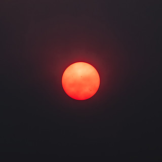 El sol tras el humo (lebeauserge.es)