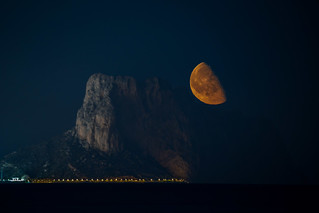 La Luna y el pe&ntilde;on (canonixus1)