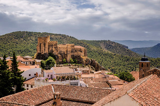 Yeste y su castillo  (Albacete) (JLuis San Agust&iacute;n)
