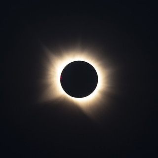Eclipse solar total (lebeauserge.es)
