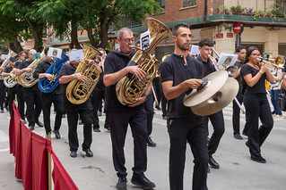 Desfila la banda. (J.G.Sansano)