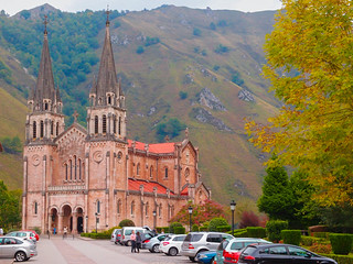 Bas&iacute;lica de Covadonga. (J.G.Sansano)