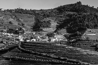 Vale de Mendiz from Afar (marc.barrot)