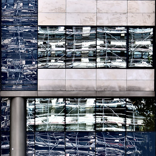 Urban reflections (bernard.saubot)
