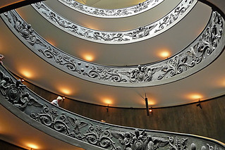 Escalera el&iacute;ptica - Museos Vaticanos. Roma. (Luis M&ordf; Lainsa)