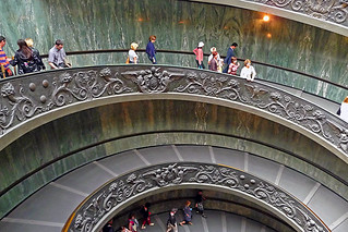 Escalera El&iacute;ptica - Museos Vaticanos - Roma. (Luis M&ordf; Lainsa)