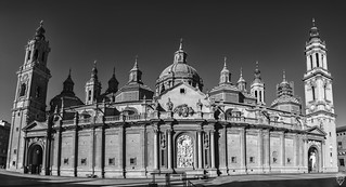 Fachada del templo mariano del Pilar (Egg2704)
