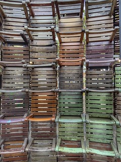 Chairs (ironde)