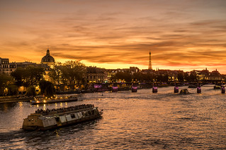 Sunset on the Seine (marc.barrot)