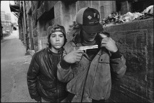 Mary Ellen Mark, Rat and Mike with a Gun, Seattle, Washington, 1983
