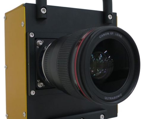 Prototipo de cámara equipada con el nuevo sensor CMOS (con un objetivo EF 35mm f/1.4 USM)