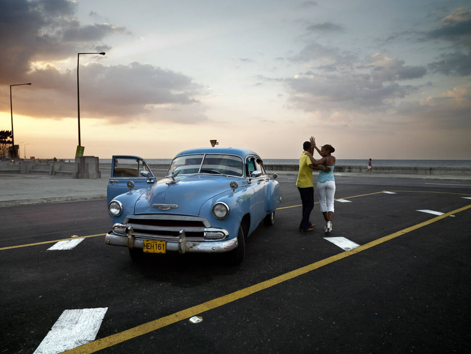 Jose Maria Mellado, Chevy Azul y Pareja Bailando